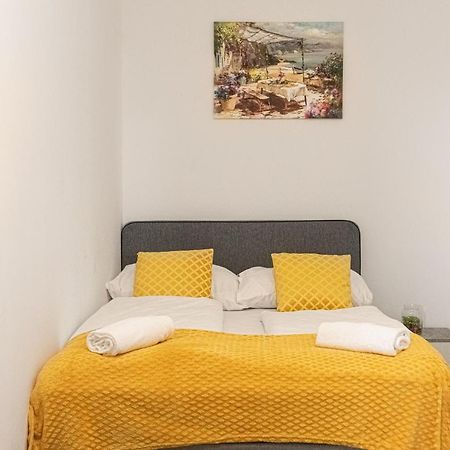 Pleasing Room Hauptbahnhof With Best Location Vienna Esterno foto