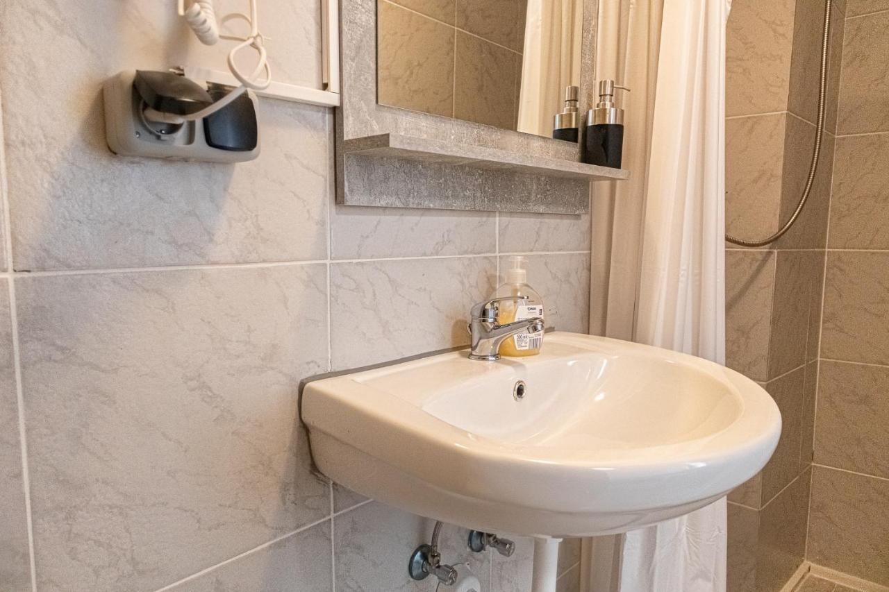 Pleasing Room Hauptbahnhof With Best Location Vienna Esterno foto