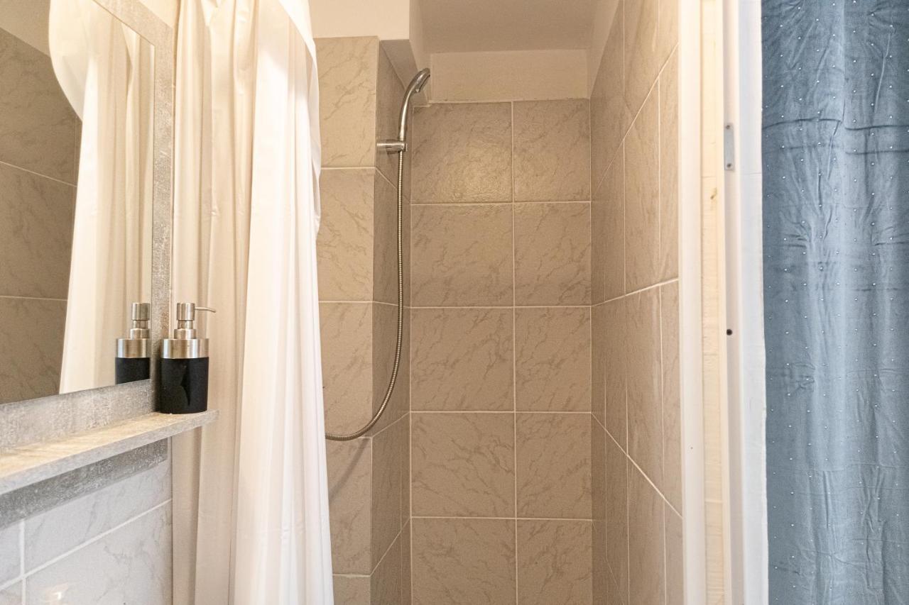 Pleasing Room Hauptbahnhof With Best Location Vienna Esterno foto